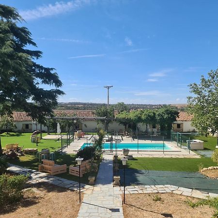 Casa Rural Palacio Conde De Aldana Con Piscina Entre Encinares Y Dehesas Terradillos Exteriör bild