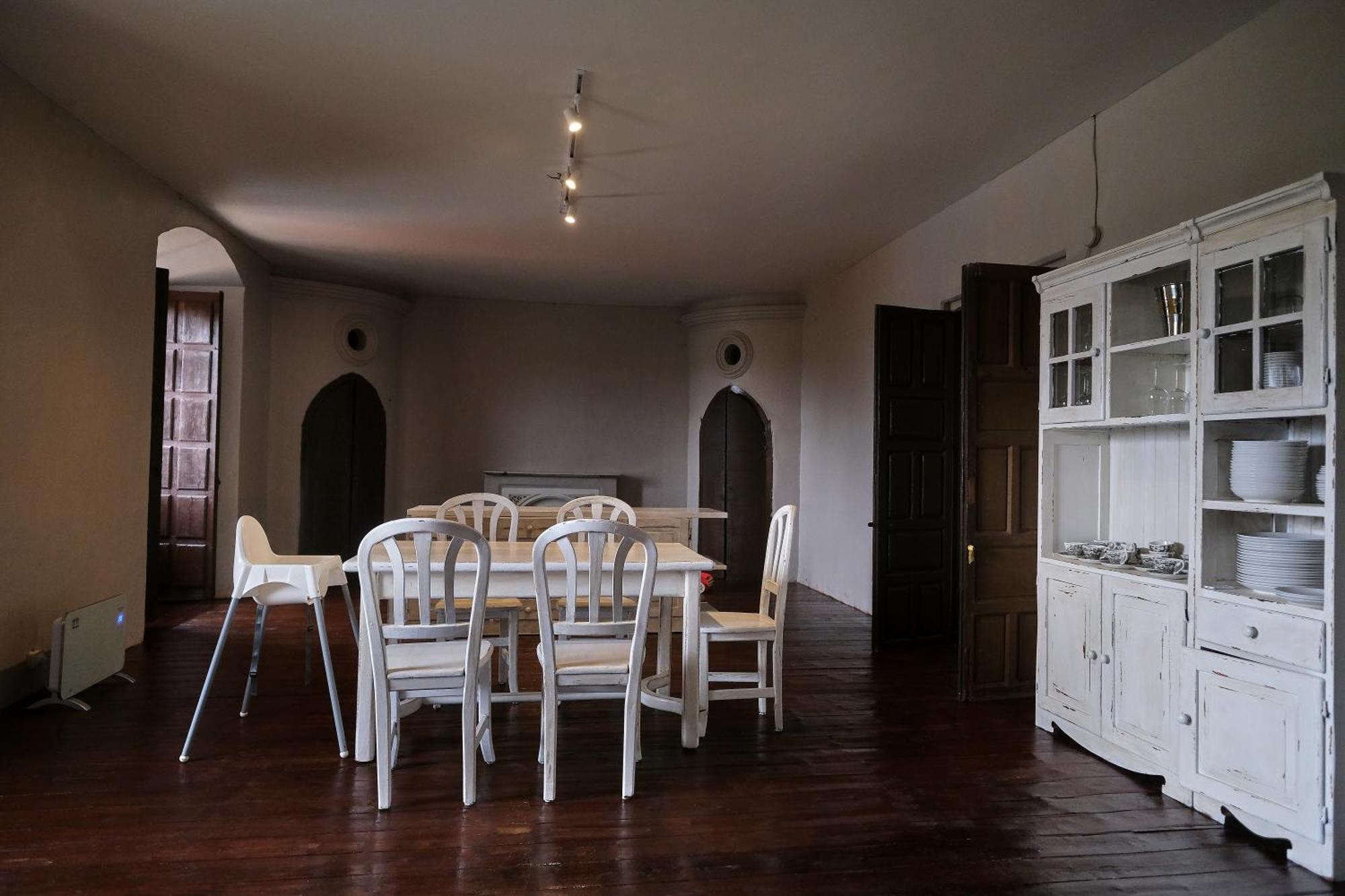 Casa Rural Palacio Conde De Aldana Con Piscina Entre Encinares Y Dehesas Terradillos Exteriör bild