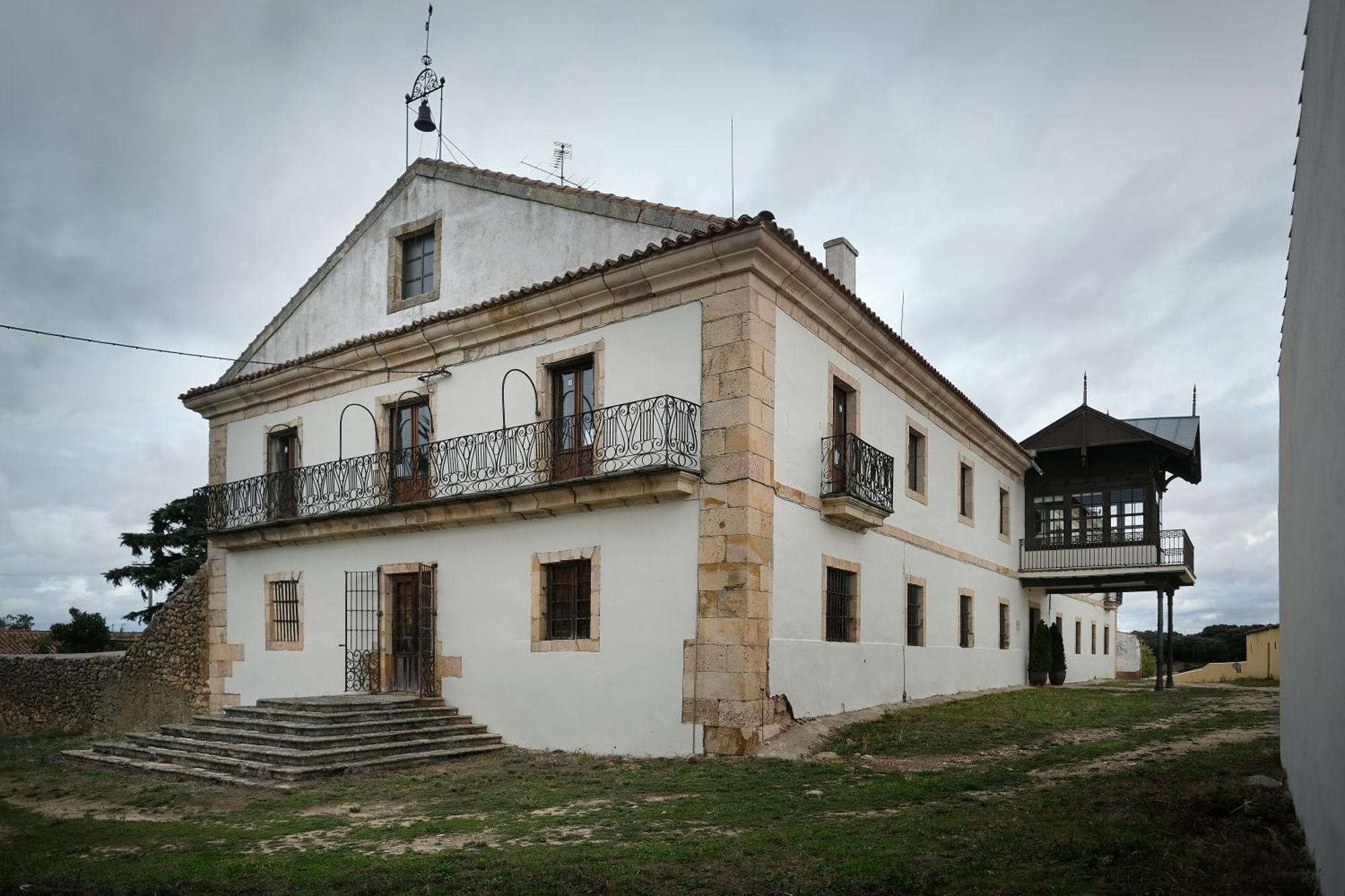 Casa Rural Palacio Conde De Aldana Con Piscina Entre Encinares Y Dehesas Terradillos Exteriör bild