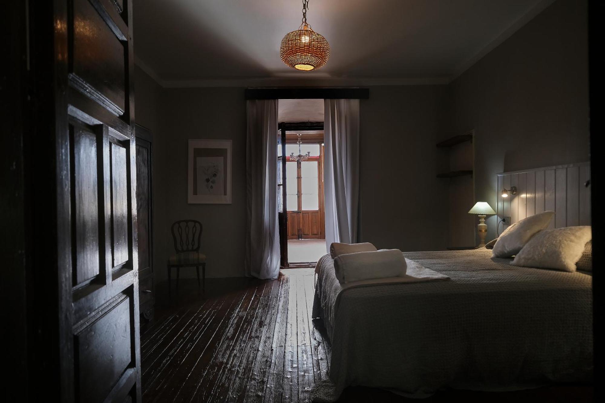 Casa Rural Palacio Conde De Aldana Con Piscina Entre Encinares Y Dehesas Terradillos Exteriör bild