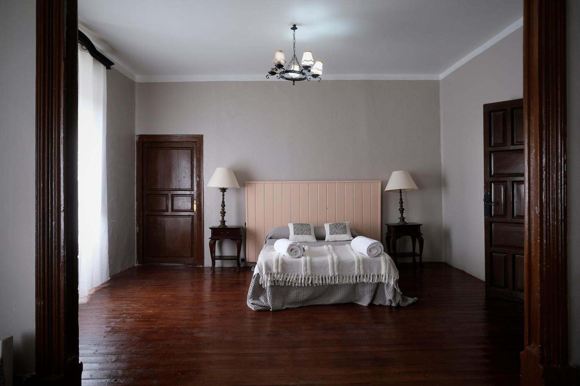 Casa Rural Palacio Conde De Aldana Con Piscina Entre Encinares Y Dehesas Terradillos Exteriör bild