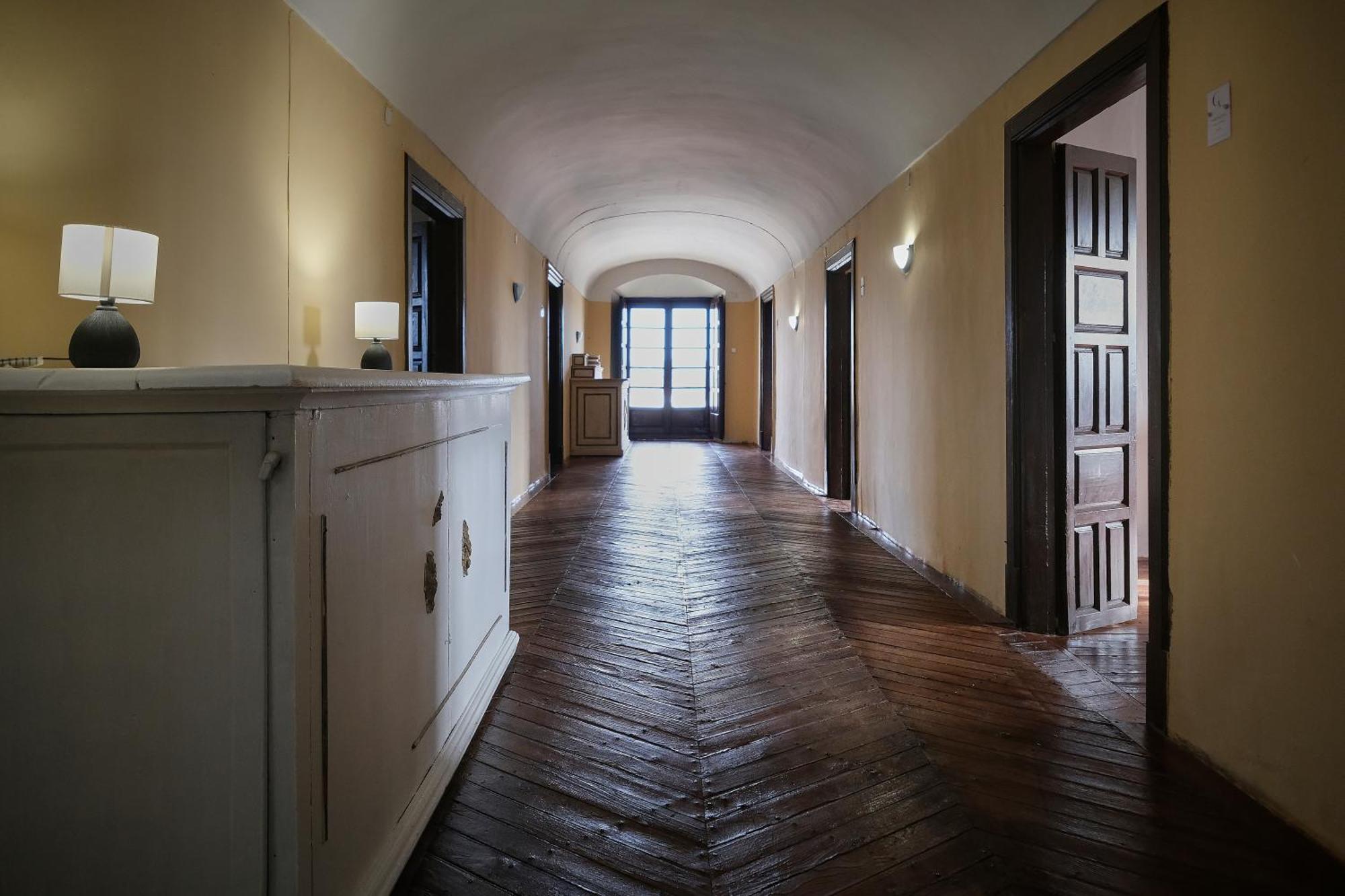 Casa Rural Palacio Conde De Aldana Con Piscina Entre Encinares Y Dehesas Terradillos Exteriör bild