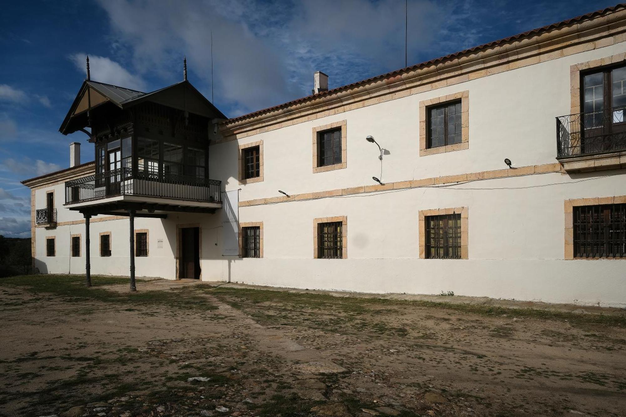 Casa Rural Palacio Conde De Aldana Con Piscina Entre Encinares Y Dehesas Terradillos Exteriör bild