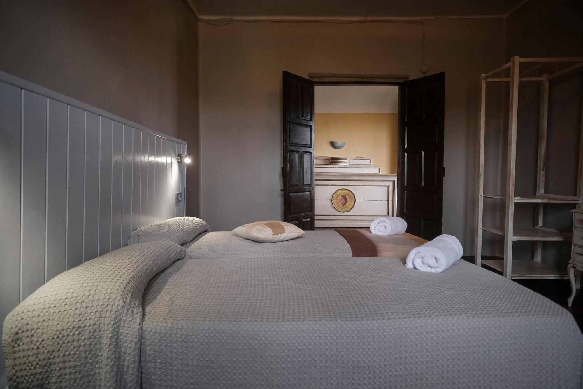 Casa Rural Palacio Conde De Aldana Con Piscina Entre Encinares Y Dehesas Terradillos Exteriör bild